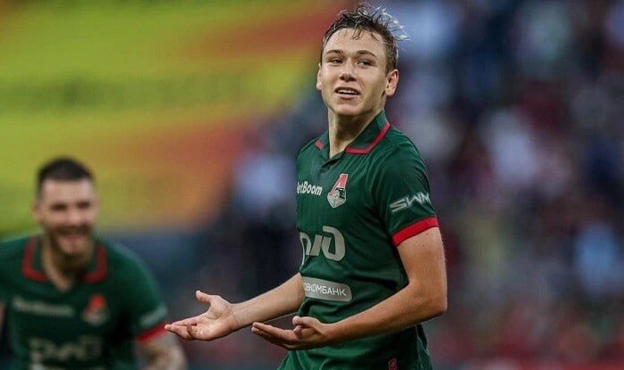 "Qalatasaray" rus futbolçunu transfer edir