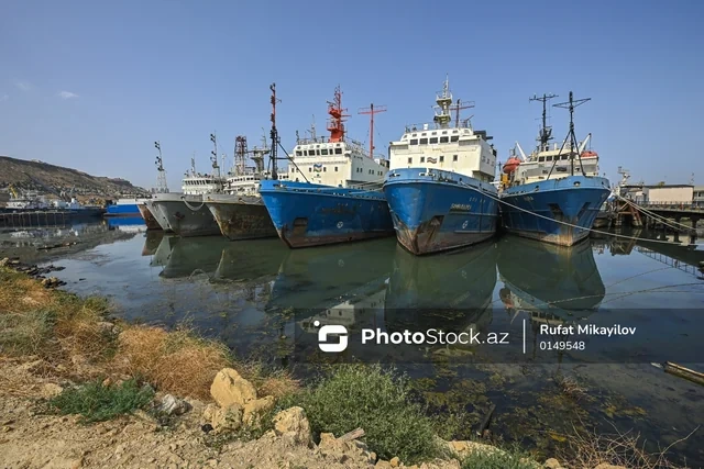 Tarixi hadisələrin şahidi olan gəmilər: Bibiheybətdən FOTOREPORTAJ