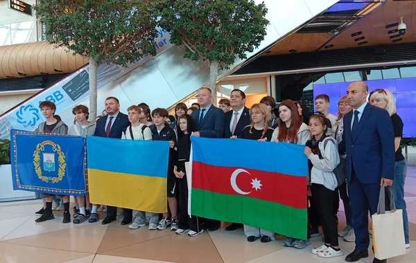 Ukraynalı uşaqların növbəti qrupu reabilitasiya üçün Azərbaycana gətirilib