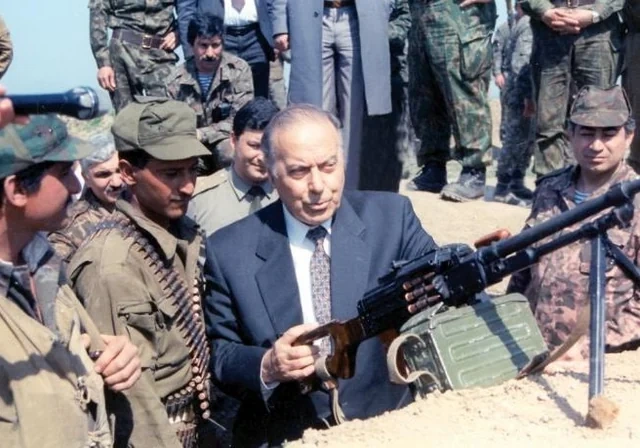 Xalqı Zəfərə aparan lider
