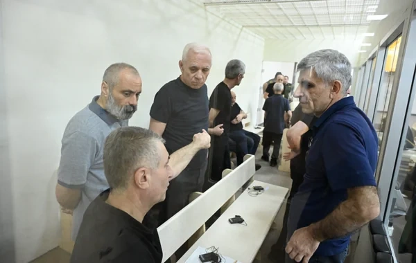 Ermənistan vətəndaşlarının şikayətləri üzrə apellyasiya məhkəməsində hakimlər kollegiyası müşavirəyə gedib - FOTO