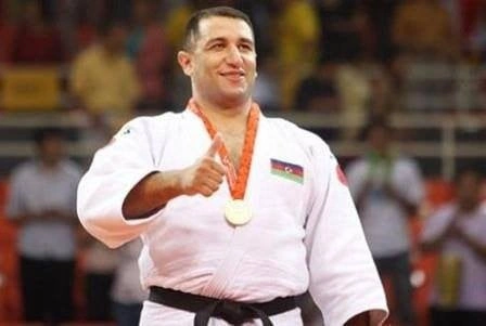 İlham Zəkiyev finalda