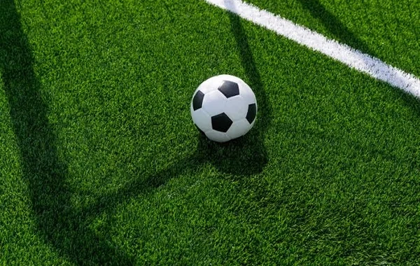İngiltərədə qaz futbol matçının dayandırılmasına səbəb oldu - VİDEO