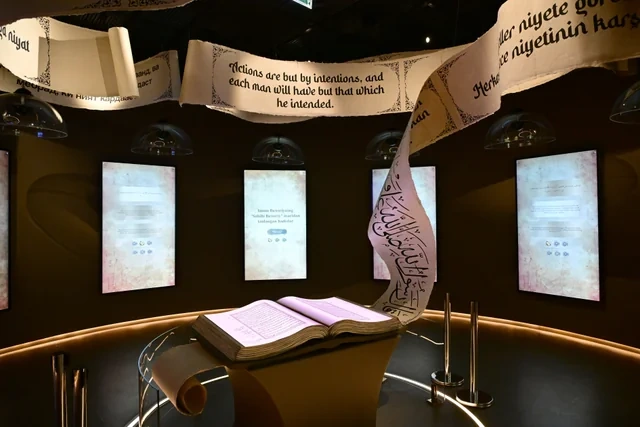 Leyla Əliyeva Səmərqənddə "Uşağın gözü ilə dünya" sərgisi və İmam əl-Buxari memorial kompleksi ilə tanış olub - Foto