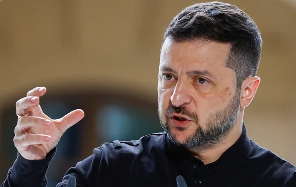 Zelenski: "Ukraynada seçki atəşkəs dövründə yox, müharibə tam bitdikdən sonra keçiriləcək"