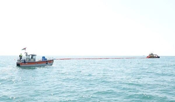 Bakıda çimərliyə neft sızdı - "Azneft"dən açıqlama