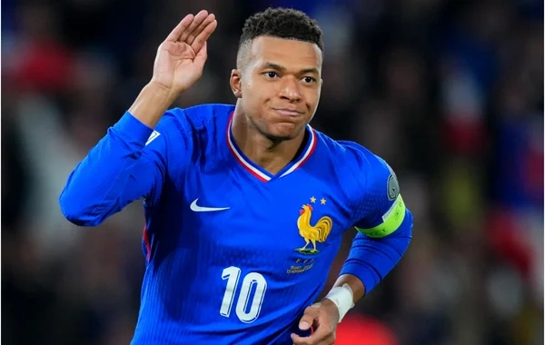 Paraqvayda "Mbappe"ni" yandırdılar - VİDEO