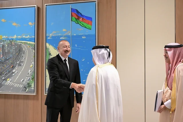 İlham Əliyev Ərəb Koordinasiya Qrupuna daxil olan üzv qurumların rəhbər şəxslərini qəbul edib - FOTO