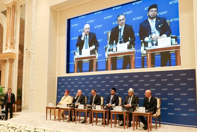 Dövlət komitəsinin sədri I Beynəlxalq İslam Sivilizasiyası Forumunun açılış mərasimində iştirak edib