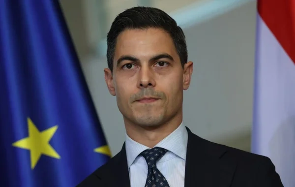 Niderlandın baş naziri xəstəxanaya yerləşdirildi