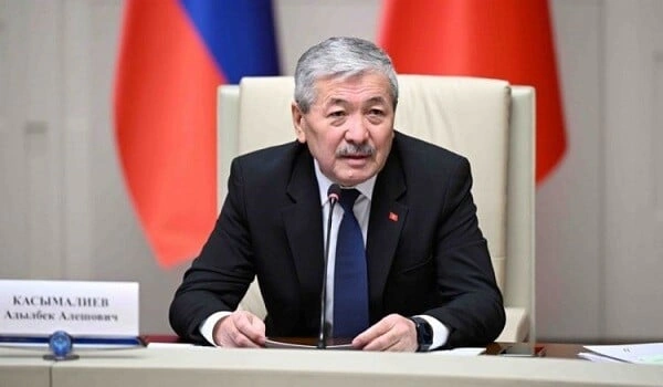Qırğızıstanın baş naziri Bakıya gəldi