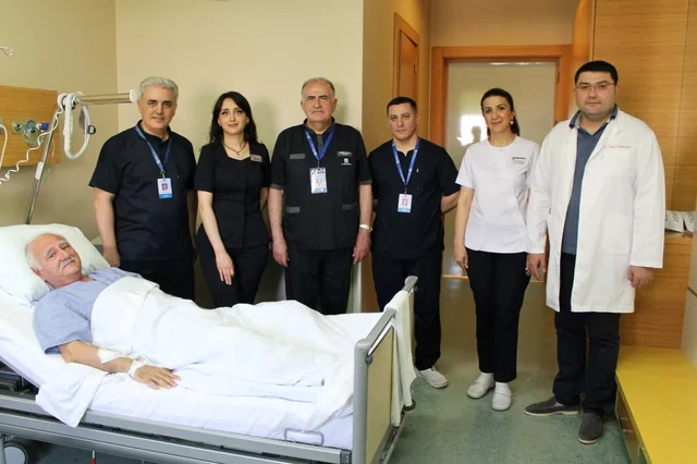 Bakıda tanınmış professor KLİNİKİ ÖLÜM keçirdi - FOTO
