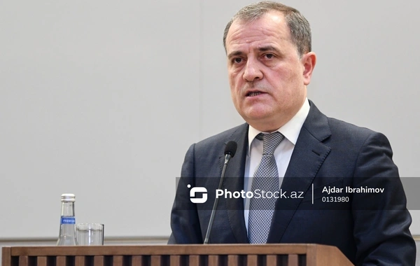 Ceyhun Bayramov monteneqrolu həmkarını hazırkı Ermənistan-Azərbaycan münasibətləri ilə bağlı məlumatlandırıb