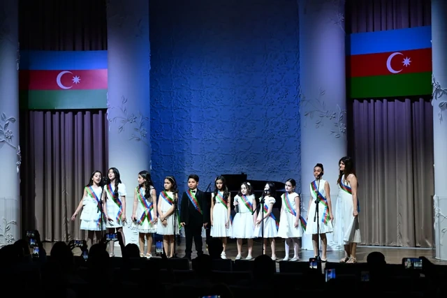Leyla Əliyeva və Alyona Əliyeva Müstəqillik Gününə həsr olunmuş konserti izləyiblər - FOTO