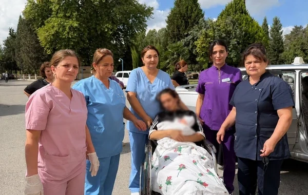 Bərdədə xəstəxananın həyətində doğuş oldu