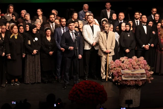 "44" bədii filminin premyerası baş tutub: Arzu Əliyeva və Alyona Əliyeva təqdimatda iştirak ediblər - Foto
