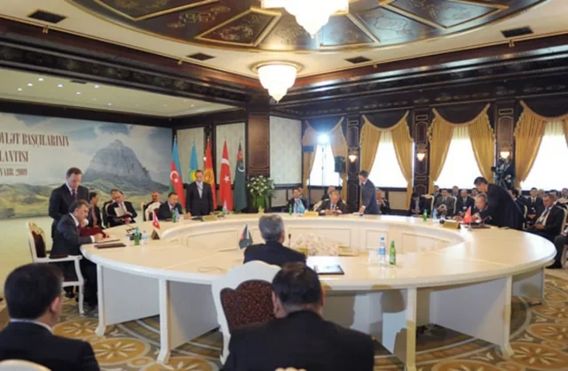 Bakıdan Türküstana uzanan intellektual körpü: TDT-nin yeni inkişaf strategiyası - FOTO
