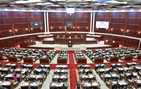 "Uşaq hüquqları haqqında" yeni Qanun layihəsi Milli Məclisə təqdim olunub