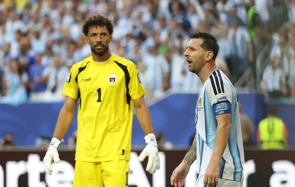 Messi 40 yaşlı qapıçı Vozinya barədə danışdı