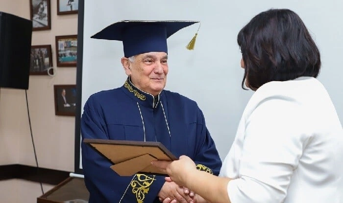 Kamal Abdullaya bu ölkədə fəxri doktor adı təqdim olundu