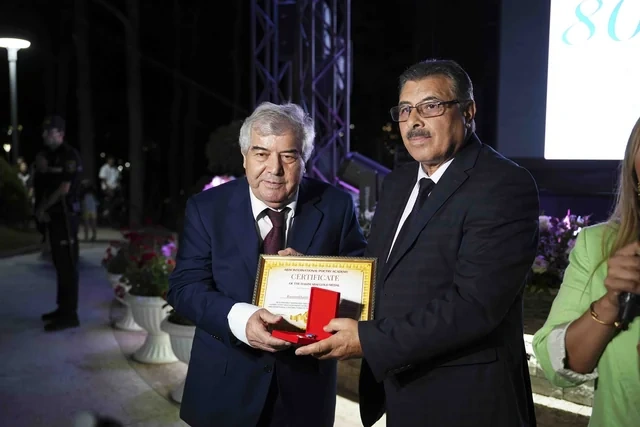 Xətai rayonunda Xalq şairi Sabir Rüstəmxanlının 80 illik yubileyinə həsr olunmuş təntənəli tədbir keçirilib