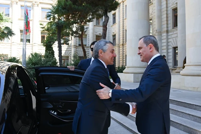 Ceyhun Bayramov İqnazio Kassis ilə görüşüb