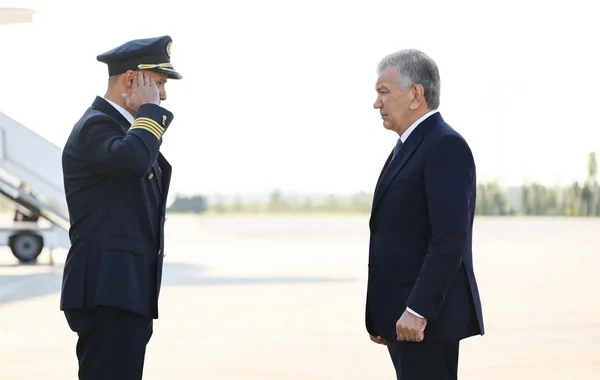 Şavkat Mirziyoyev Bakıya yola düşüb