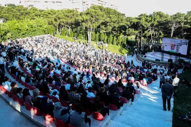 Xətai rayonunda 1 İyun-Uşaqların Beynəlxalq Müdafiəsi Günü ilə əlaqədar konsert proqramı təşkil olunub