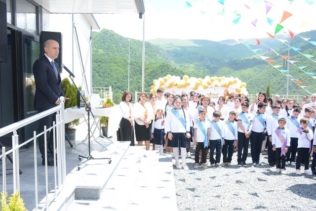 Kəlbəcərdə tək məzun üçün "Son zəng" keçirildi - FOTO