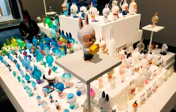 "Labubu" oyuncağının 10 illiyi qeyd olunur: Honkonqda sərgi açıldı