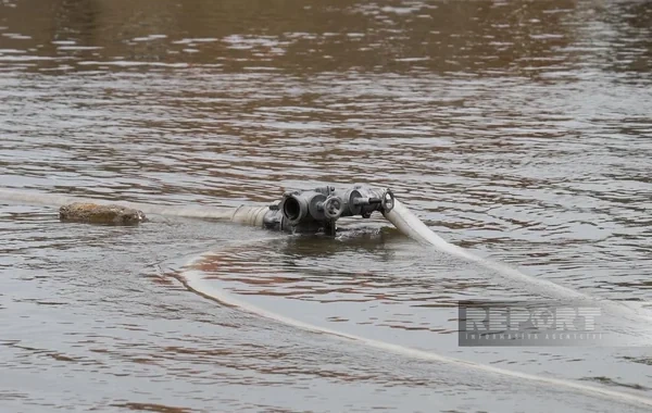 FHN rəsmisi: "Bakı, Sumqayıt, Abşeron və Xızıda suyun çəkilməsi işləri davam etdirilir" - FOTO