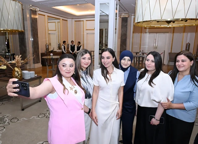"Qızların təhsilinə dəstək" layihəsinin II Məzun Günü keçirilib - FOTO