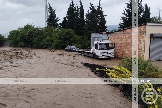 Zaqatalaya sel gəlib: Bir kəndlə əlaqə kəsilib - FOTO - VİDEO