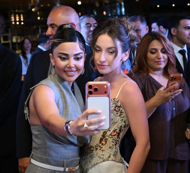 Azərbaycan Milli Xalça Muzeyində "Zamanın naxışları" moda nümayişi təşkil olunub - FOTO