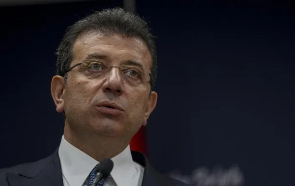 Ekrem İmamoğlu CHP-dən istefa verdi