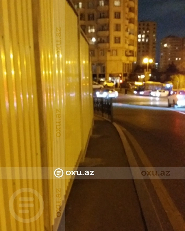 Yasamalda səkinin zəbt olunması vətəndaşları TƏHLÜKƏYƏ ATIR: "Məcbur hərəkət zolağına çıxmalı oluruq"