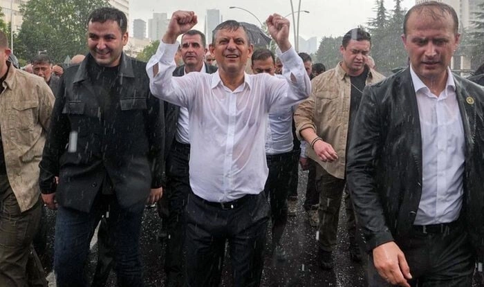 CHP olayı: Qardaş ölkədə nə baş verir? - Özərin şərhi