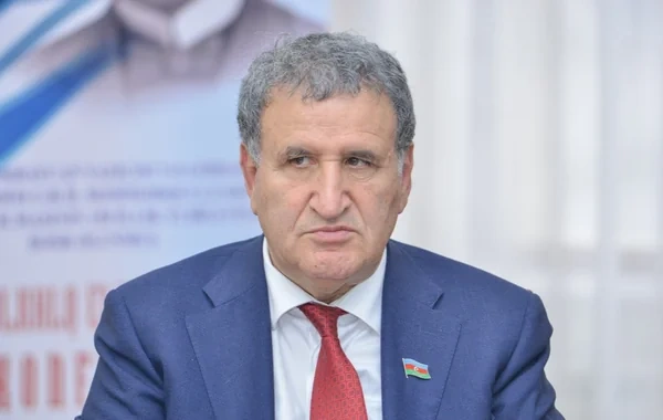 Əməkdaşının "Kompüterimiz yoxdur" açıqlamasına AMEA prezidentindən reaksiya - Video