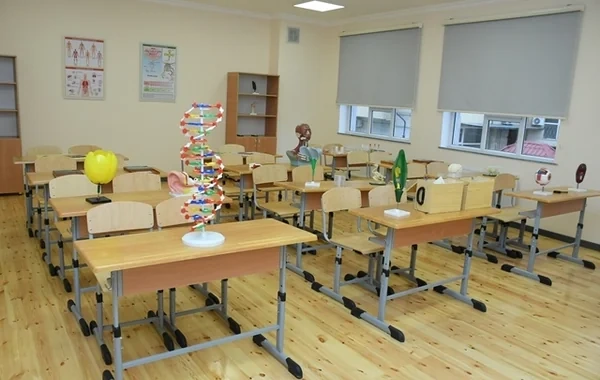 Bakıdakı məktəblərdən birinin binası sökülərək yenidən tikiləcək - FOTO