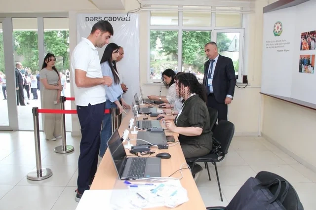 Sertifikasiya imtahanı verən müəllimlərin NƏZƏRİNƏ