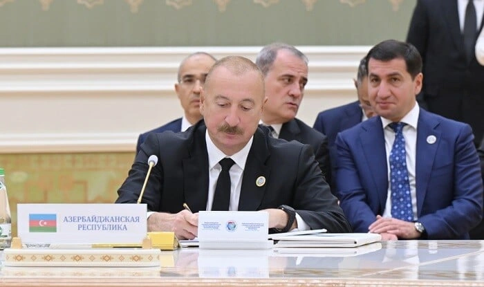 Türkmənbaşıda sənədlərin imzalanması mərasimi...