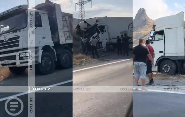 Siyəzəndə iki yük maşını toqquşub, biri dərəyə aşıb - VİDEO