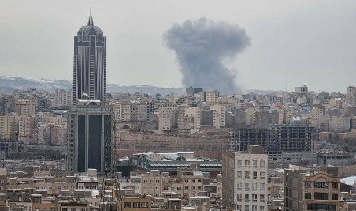 İsrail zərbələri: İranın 2 hərbçisi öldü