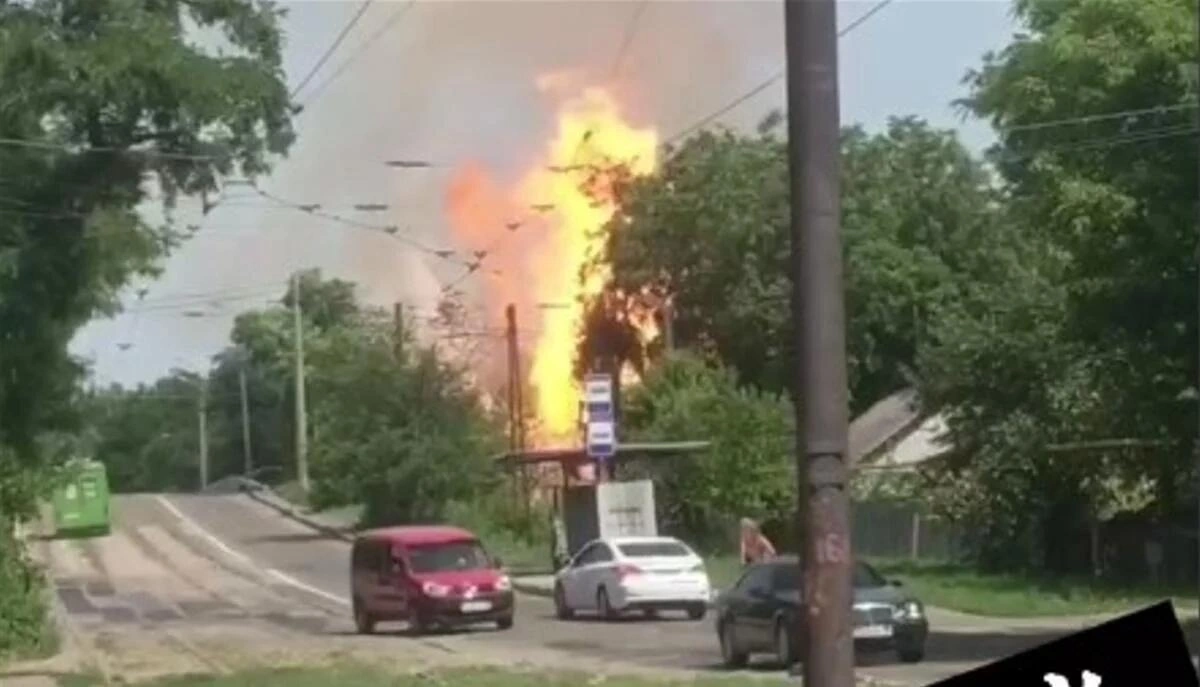 Ukrayna Donetskdə sursat anbarını vurdu - Video