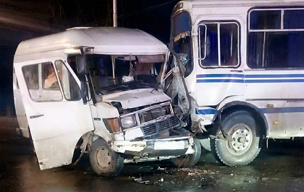 Lənkəranda avtobusla mikroavtobus TOQQUŞUB - VİDEO