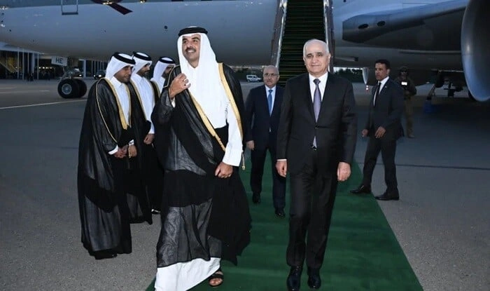 Qətər əmiri də Bakıya gəldi