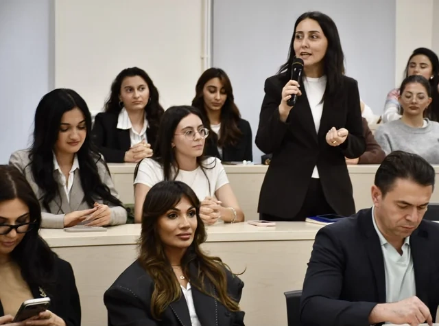 Əlaqələndirmə Qərargahının İşçi Qrupunun üzvləri Qarabağ Universitetində tələbələrlə görüş keçirib - Foto