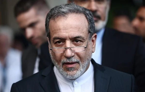 İran və Oman Hörmüz boğazında gəmilərin hərəkətini müzakirə ediblər
