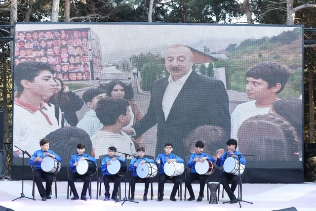 Xətai rayonunda 1 İyun-Uşaqların Beynəlxalq Müdafiəsi Günü ilə əlaqədar konsert proqramı təşkil olunub