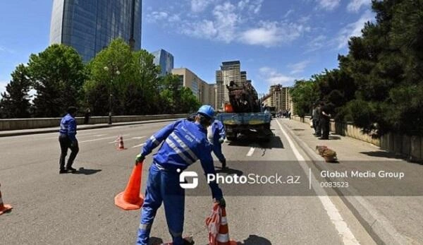 Qobustandakı qəzalı körpünün söküntüsünə başlanıldı